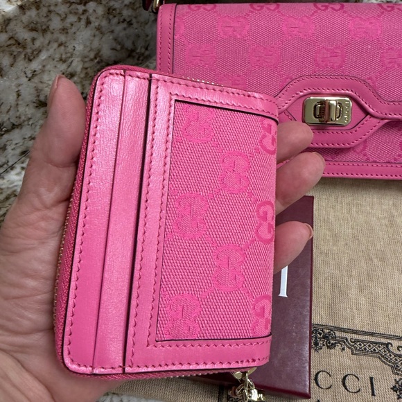 NIB- Gucci Wallet - Picture 5 of 7